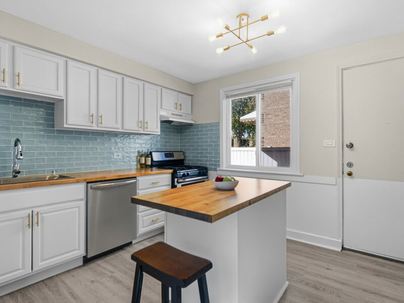 5237 S Natoma Avenue Chicago IL 60638