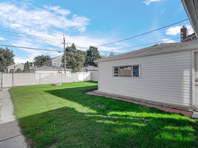 5237 S Natoma Avenue Chicago IL 60638
