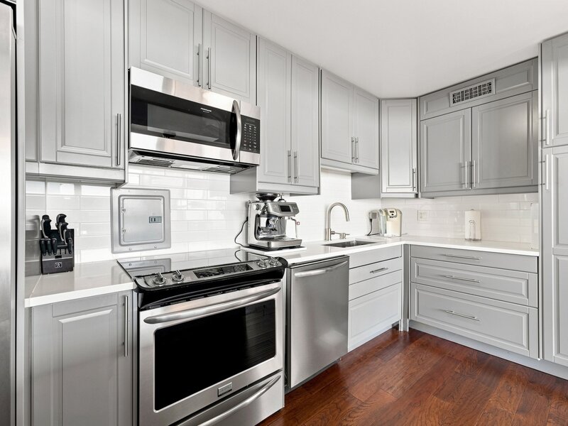 6301 N Sheridan Road Chicago IL 60660