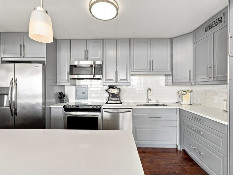 6301 N Sheridan Road Chicago IL 60660