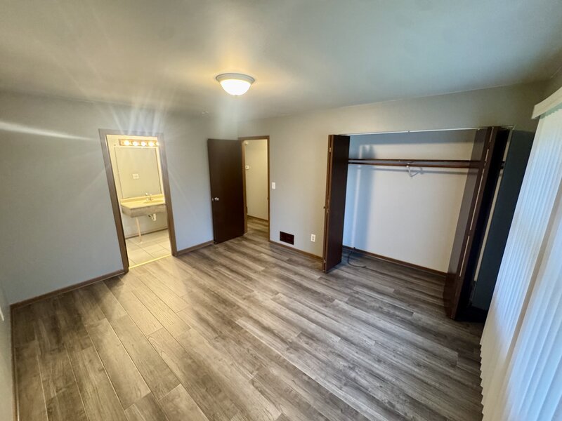 1807 Joanna Avenue Zion IL 60099