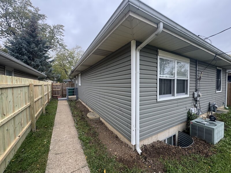 1807 Joanna Avenue Zion IL 60099