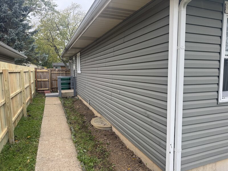 1807 Joanna Avenue Zion IL 60099