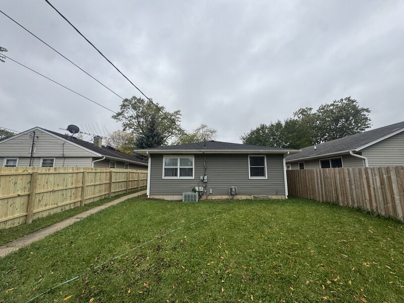 1807 Joanna Avenue Zion IL 60099