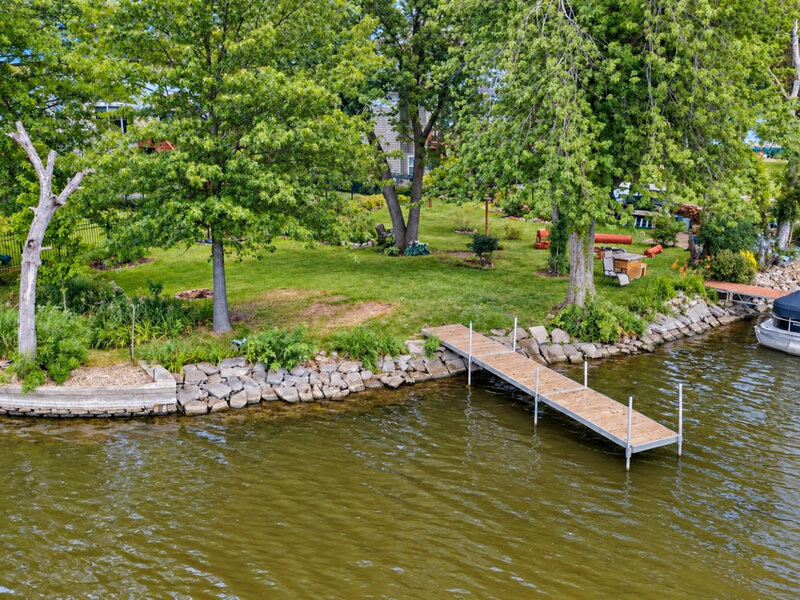 732 Robertson Road South Elgin IL 60177