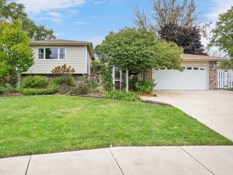 815 N Rumple Lane Addison IL 60101