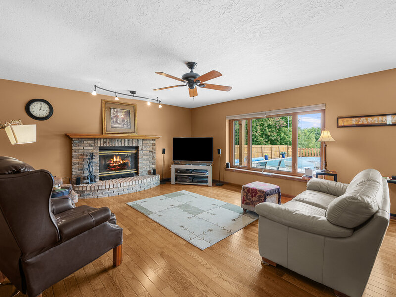 3415 Woodcrest Drive Bettendorf IA 52722