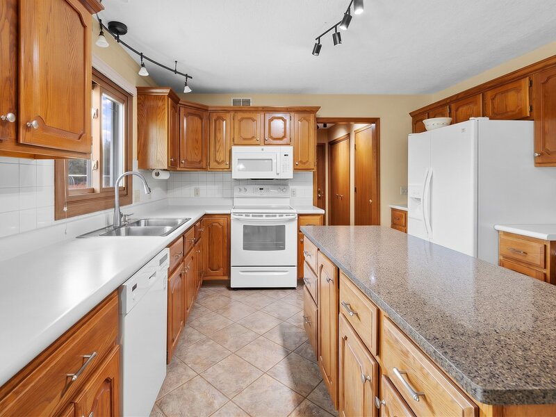 3415 Woodcrest Drive Bettendorf IA 52722