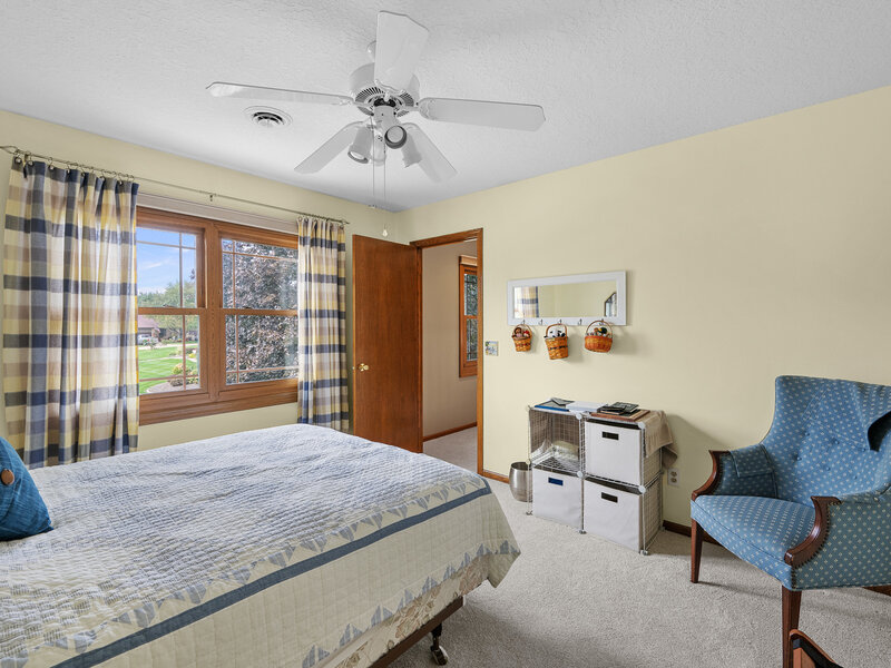3415 Woodcrest Drive Bettendorf IA 52722