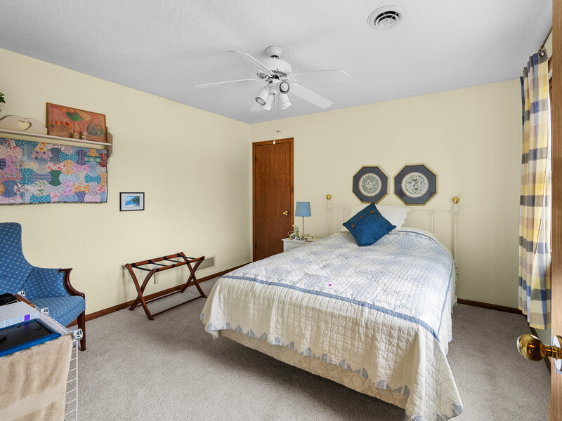 3415 Woodcrest Drive Bettendorf IA 52722