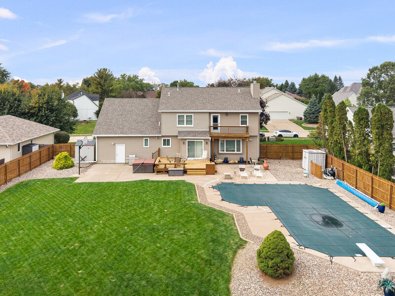 3415 Woodcrest Drive Bettendorf IA 52722