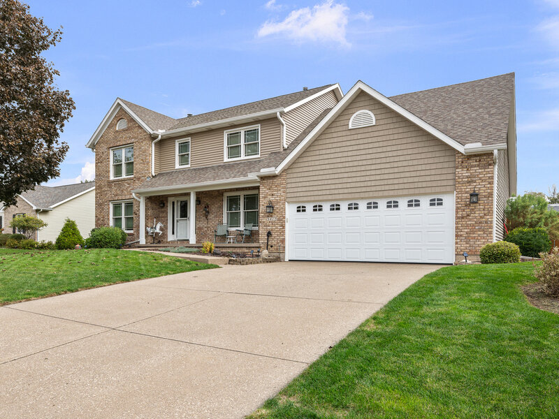 3415 Woodcrest Drive Bettendorf IA 52722