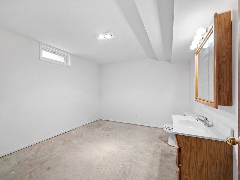 3415 Woodcrest Drive Bettendorf IA 52722