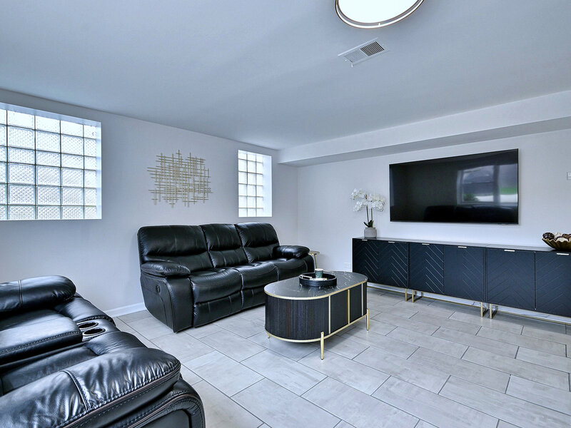 1652 Heidorn Avenue Westchester IL 60154