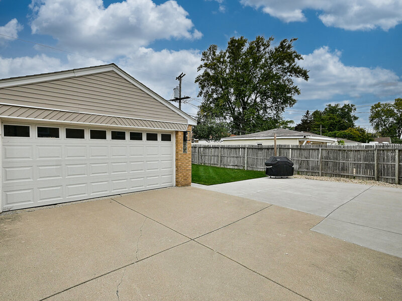 1652 Heidorn Avenue Westchester IL 60154