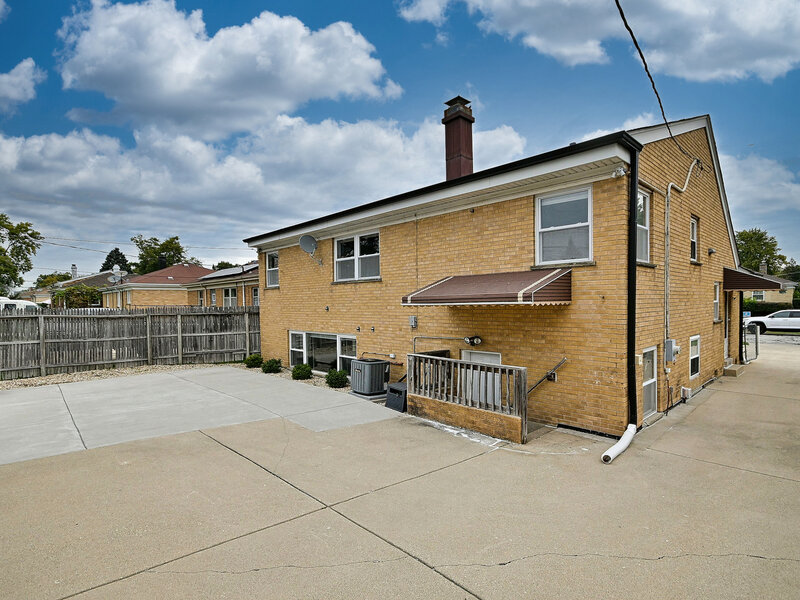 1652 Heidorn Avenue Westchester IL 60154