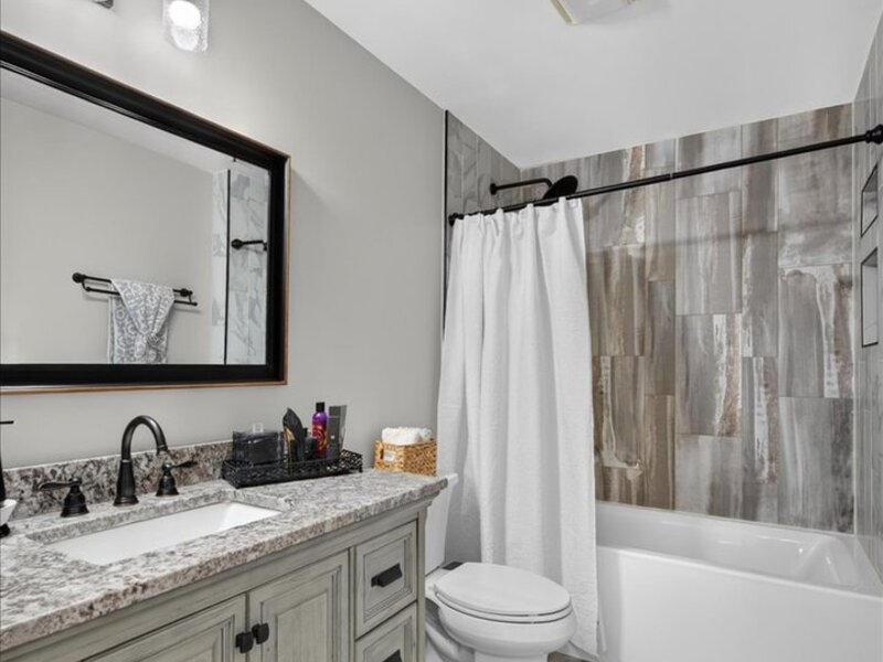 1554 Glacier Circle Crystal Lake IL 60014