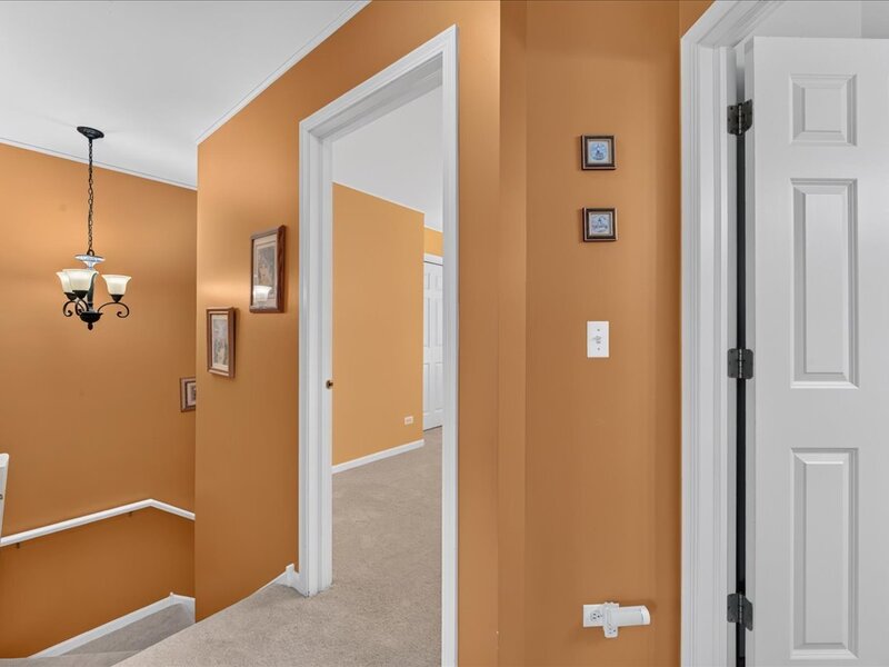 1554 Glacier Circle Crystal Lake IL 60014