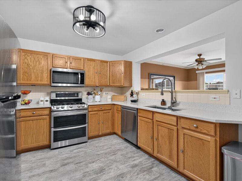 1554 Glacier Circle Crystal Lake IL 60014