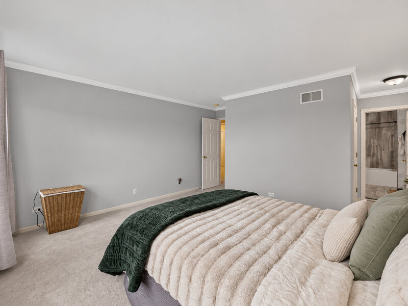 1554 Glacier Circle Crystal Lake IL 60014