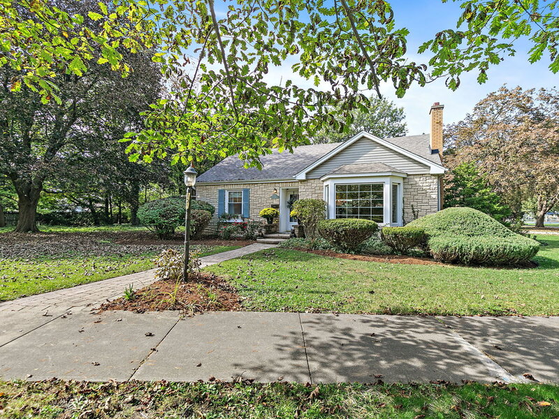 101 Marion Street Roselle IL 60172