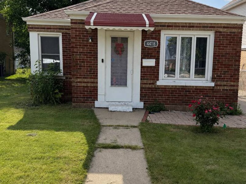 4418 Madison Avenue Brookfield IL 60513