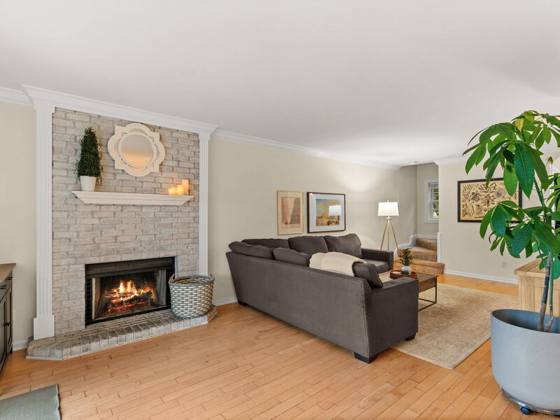 920 Britta Lane Geneva IL 60134
