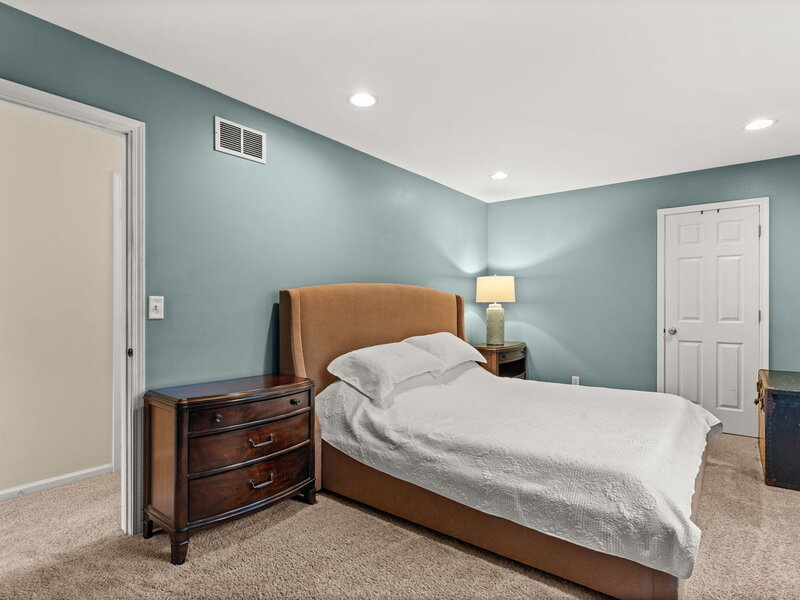 920 Britta Lane Geneva IL 60134