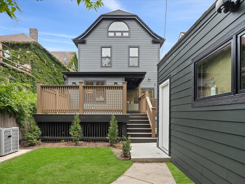 1962 W Wilson Avenue Chicago IL 60640