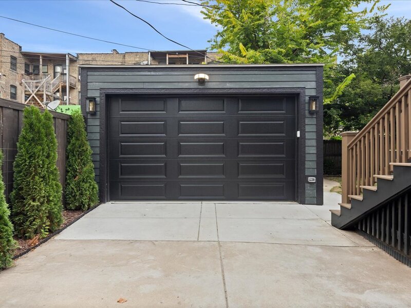 1962 W Wilson Avenue Chicago IL 60640