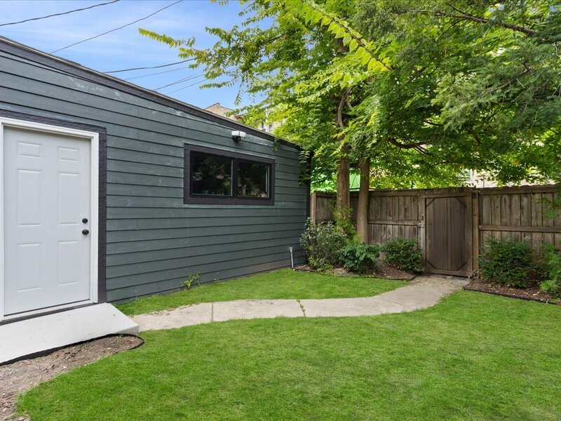 1962 W Wilson Avenue Chicago IL 60640