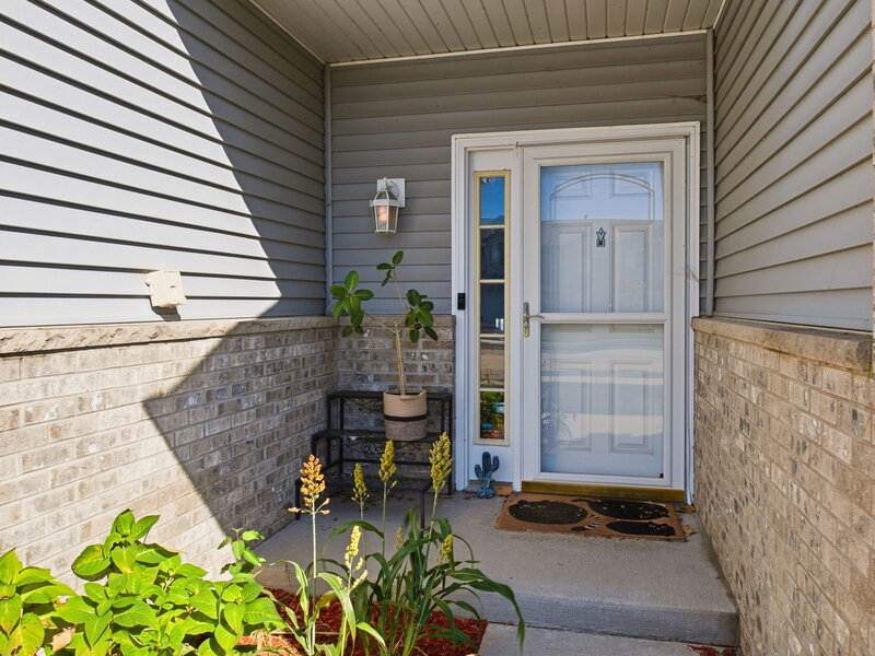 1956 Waters Edge Drive Minooka IL 60447
