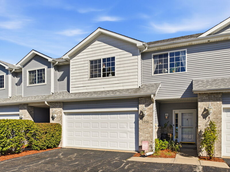 1956 Waters Edge Drive Minooka IL 60447