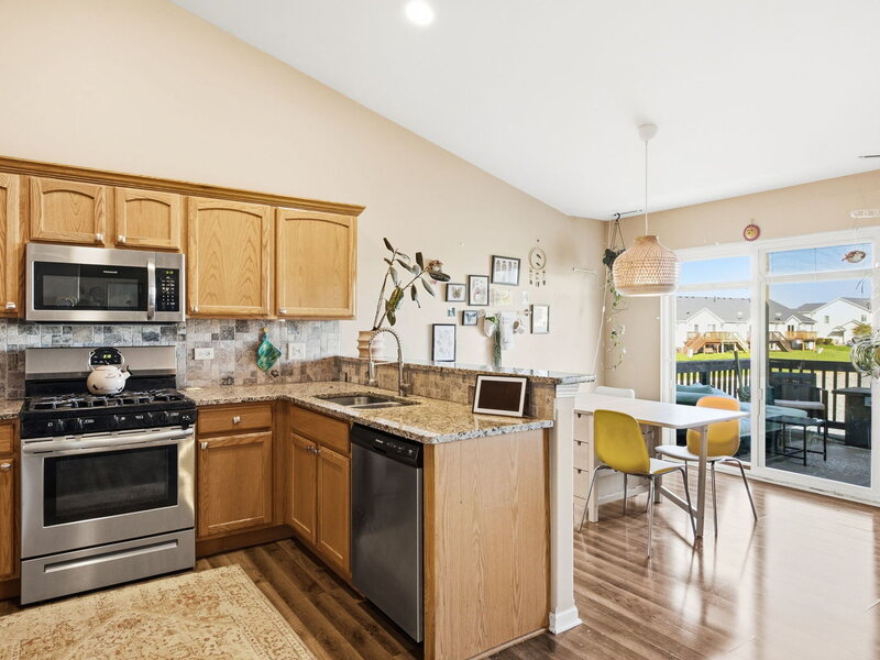 1956 Waters Edge Drive Minooka IL 60447