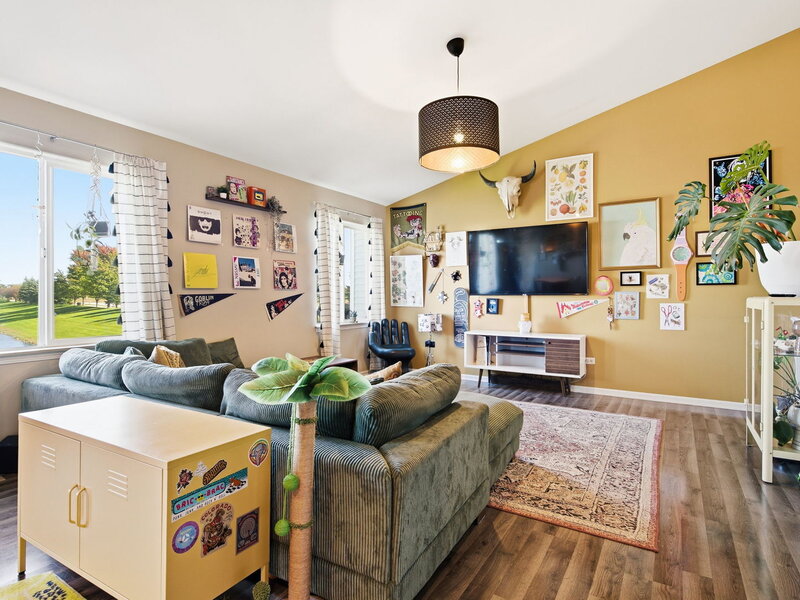 1956 Waters Edge Drive Minooka IL 60447