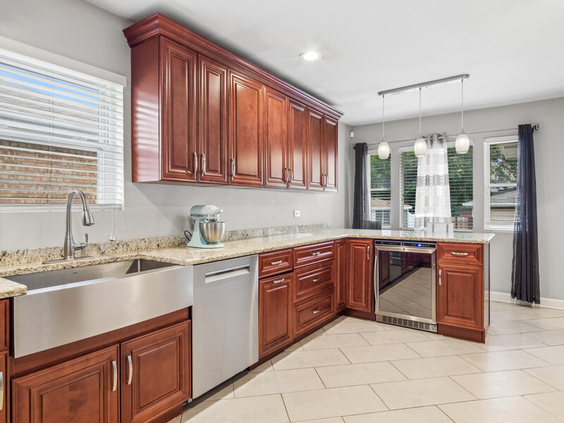 4958 W Cullom Avenue Chicago IL 60641