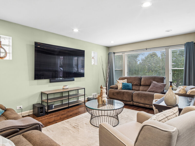 4958 W Cullom Avenue Chicago IL 60641