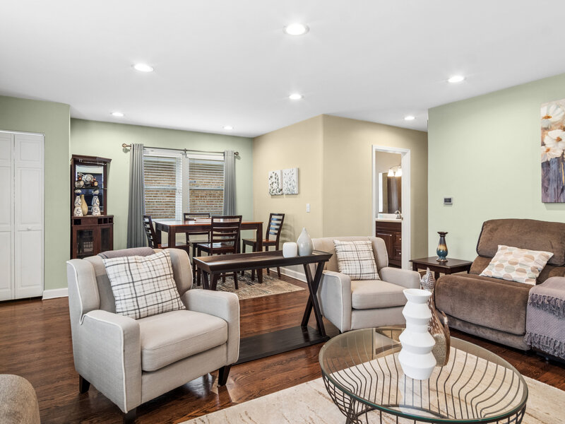 4958 W Cullom Avenue Chicago IL 60641