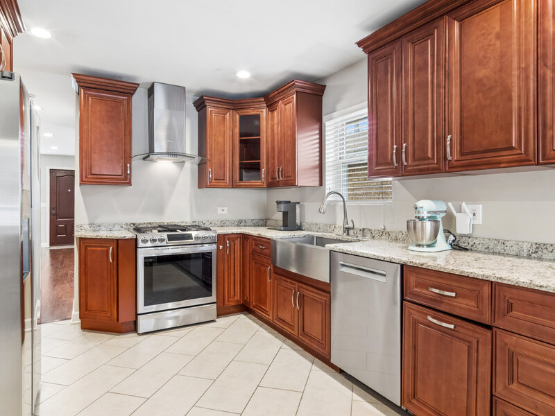 4958 W Cullom Avenue Chicago IL 60641