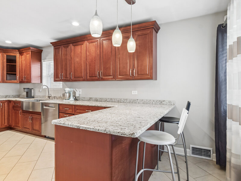 4958 W Cullom Avenue Chicago IL 60641