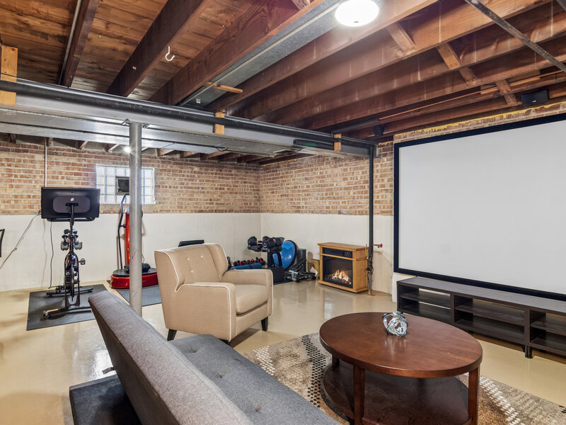 4958 W Cullom Avenue Chicago IL 60641