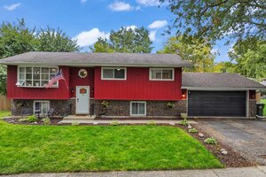 Photo of 480 Charles Court South Elgin IL 60177