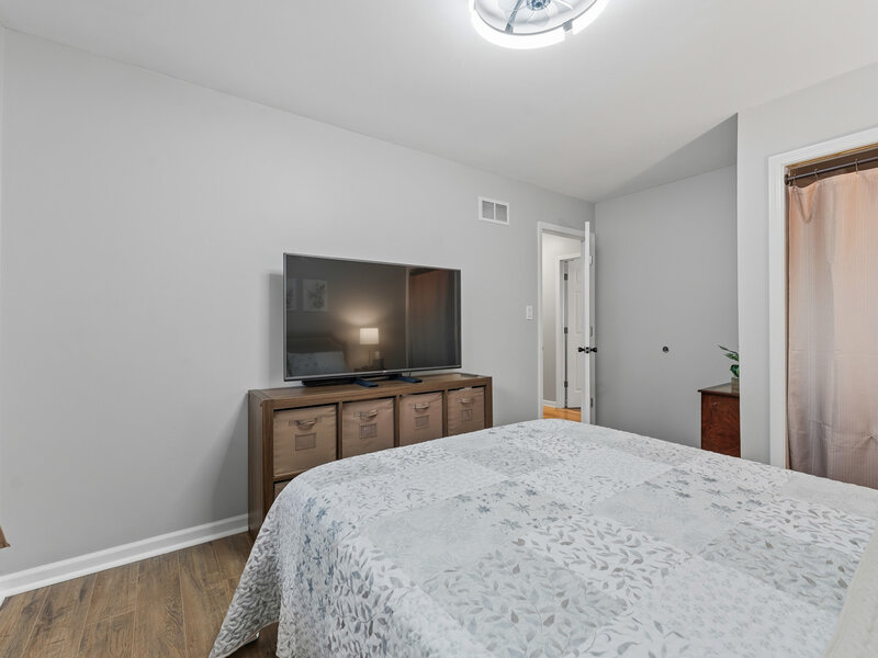 480 Charles Court South Elgin IL 60177