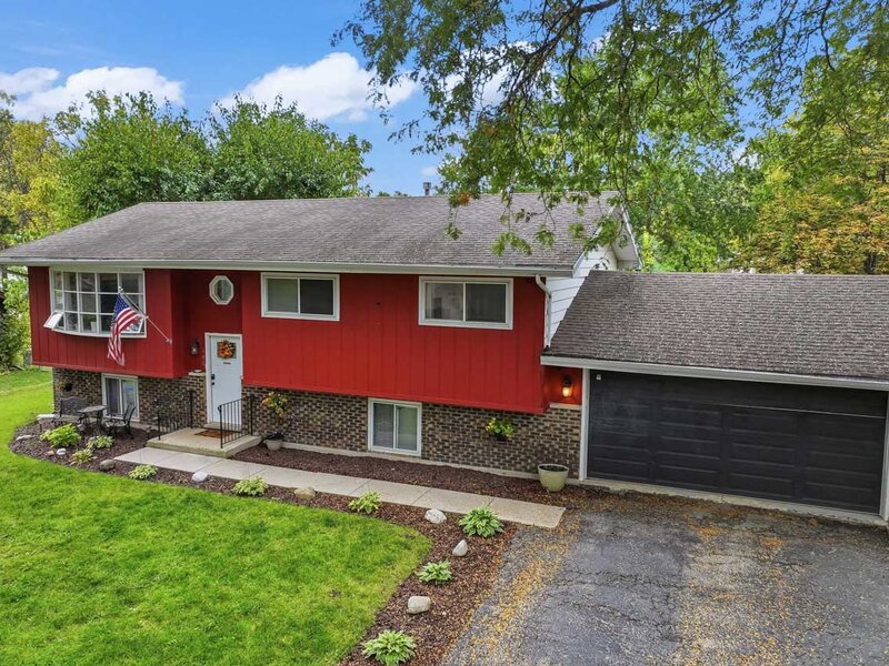 480 Charles Court South Elgin IL 60177