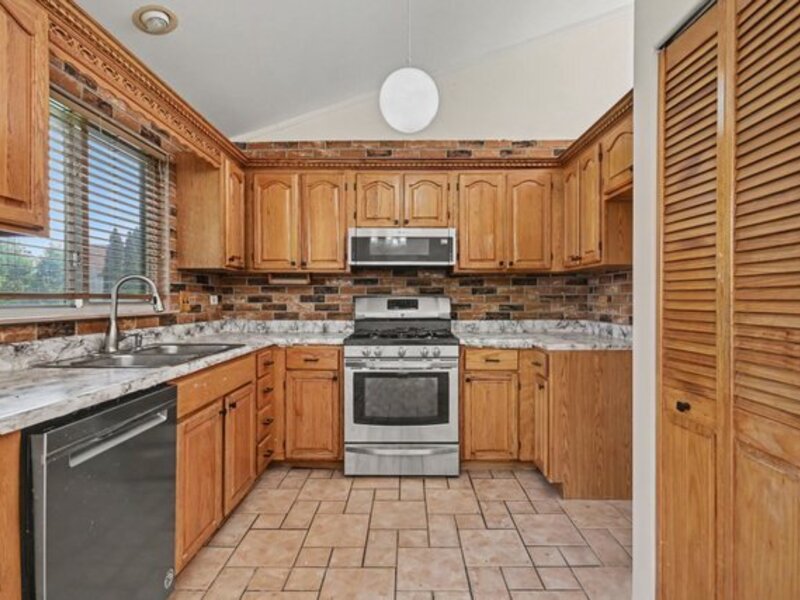 1457 Beaumont Circle Bartlett IL 60103