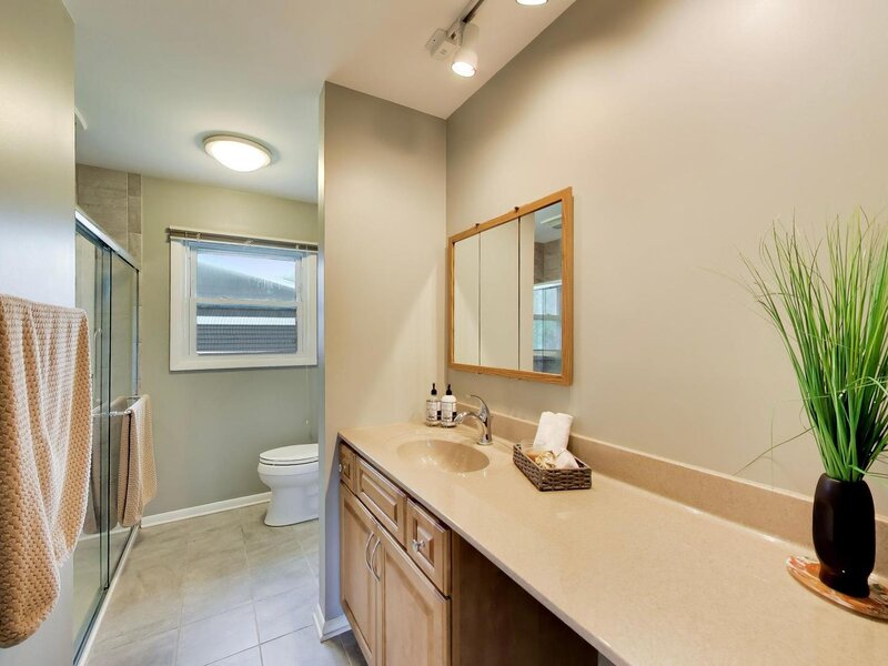 806 Kimberly Way Lisle IL 60532