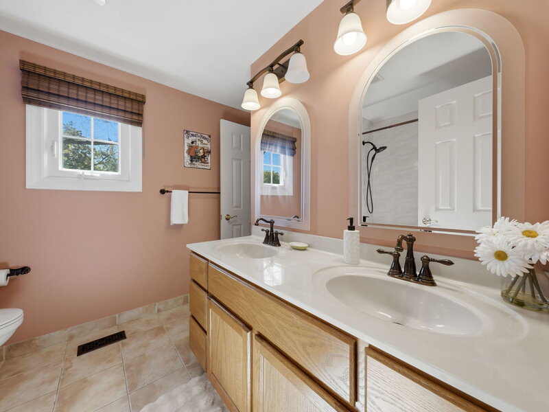 326 Greentree Parkway Libertyville IL 60048