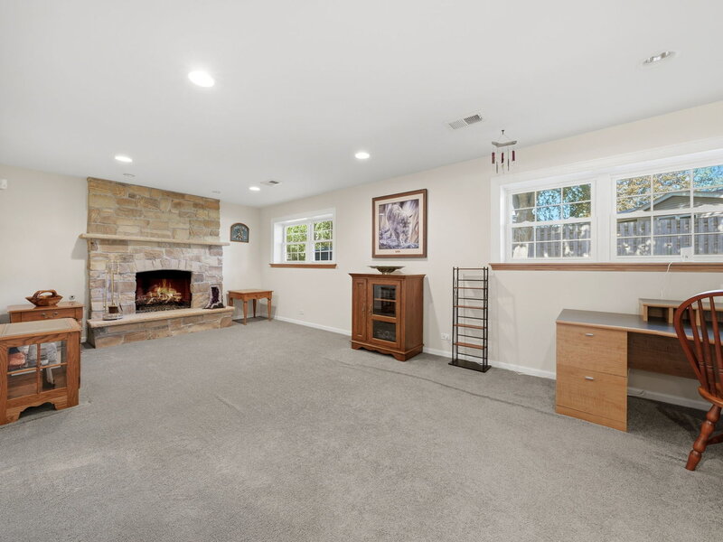 326 Greentree Parkway Libertyville IL 60048