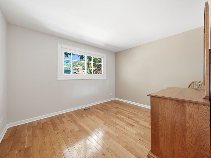 326 Greentree Parkway Libertyville IL 60048