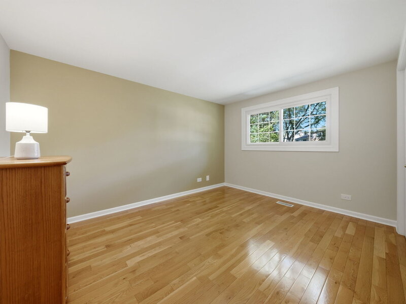 326 Greentree Parkway Libertyville IL 60048